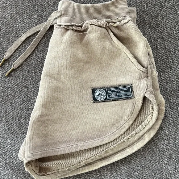 Alphalete - 100% Terry Cotton Women's Shorts - Picture 3 of 5